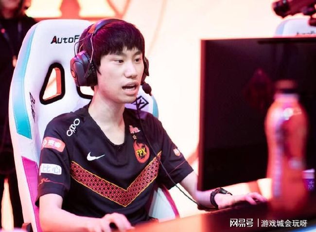 关于史诗对决!LPL上演极限翻盘的信息 关于史诗对决!LPL上演极限翻盘的信息