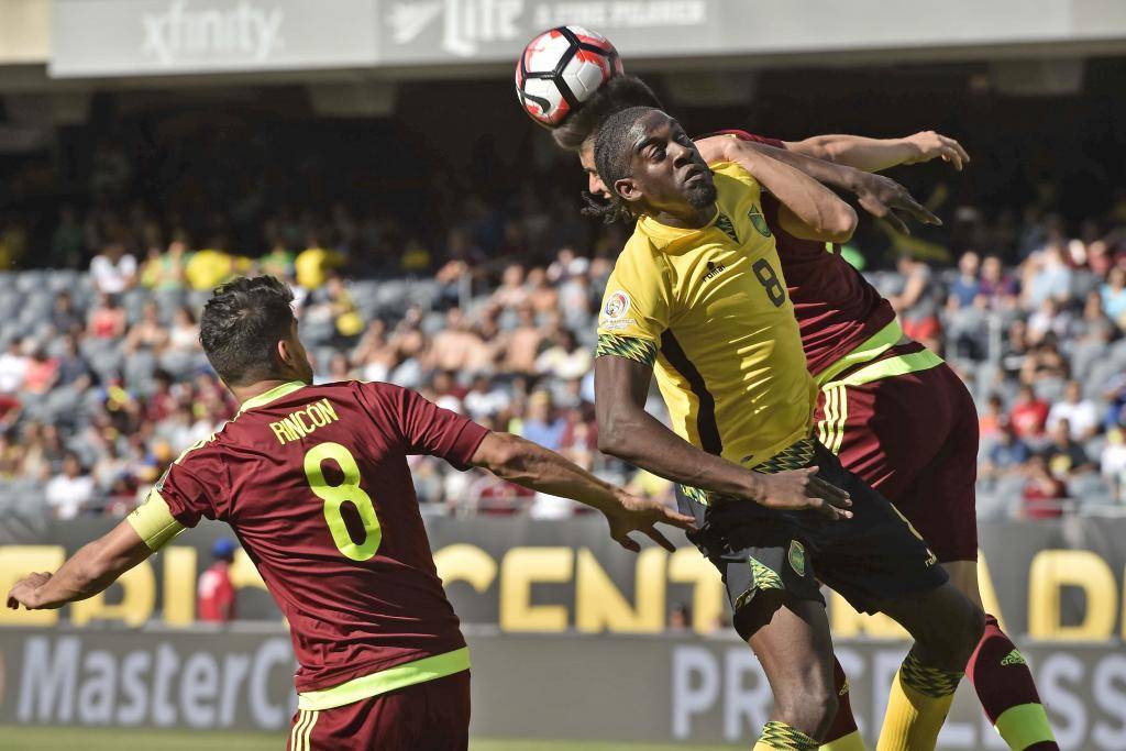 包含美洲杯战术革新取得奇效，引发战术热潮的词条