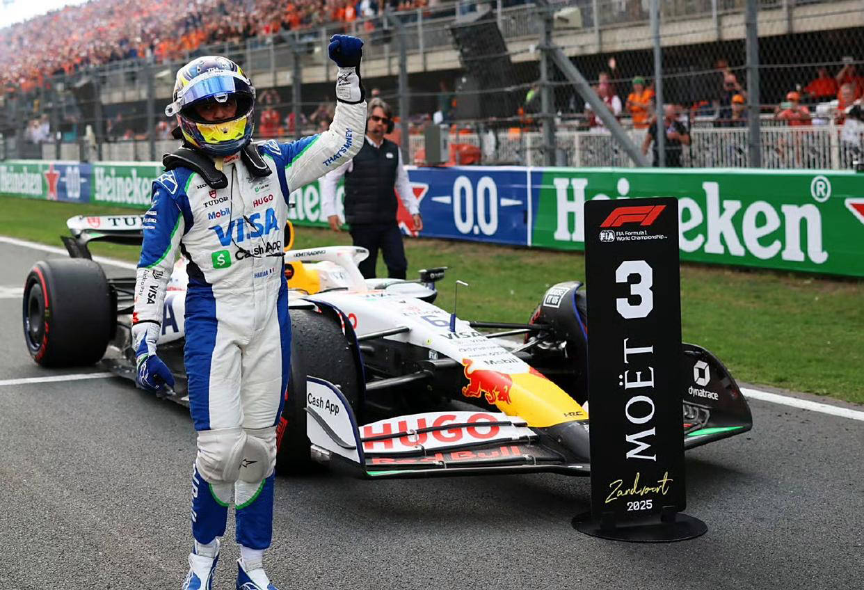 梅赛德斯逆转雷诺车队,塞恩斯带队取胜 梅赛德斯逆转雷诺车队,塞恩斯带队取胜