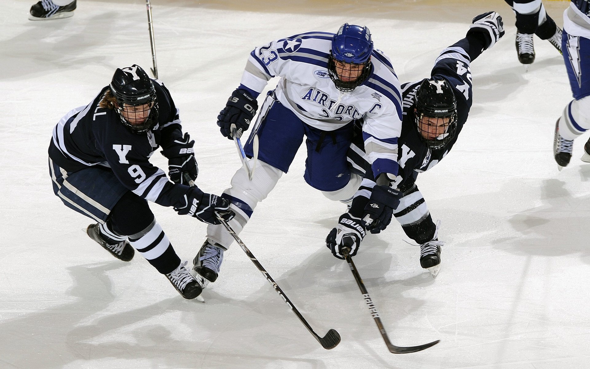 关键先生贝恩主导比赛，太阳队末节发力速胜广厦