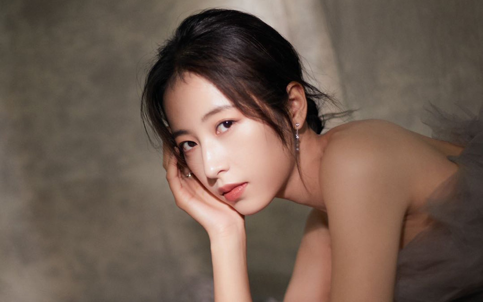 绿茵思维渗透篮球场，篮网如何用世界杯节奏掌控湖人