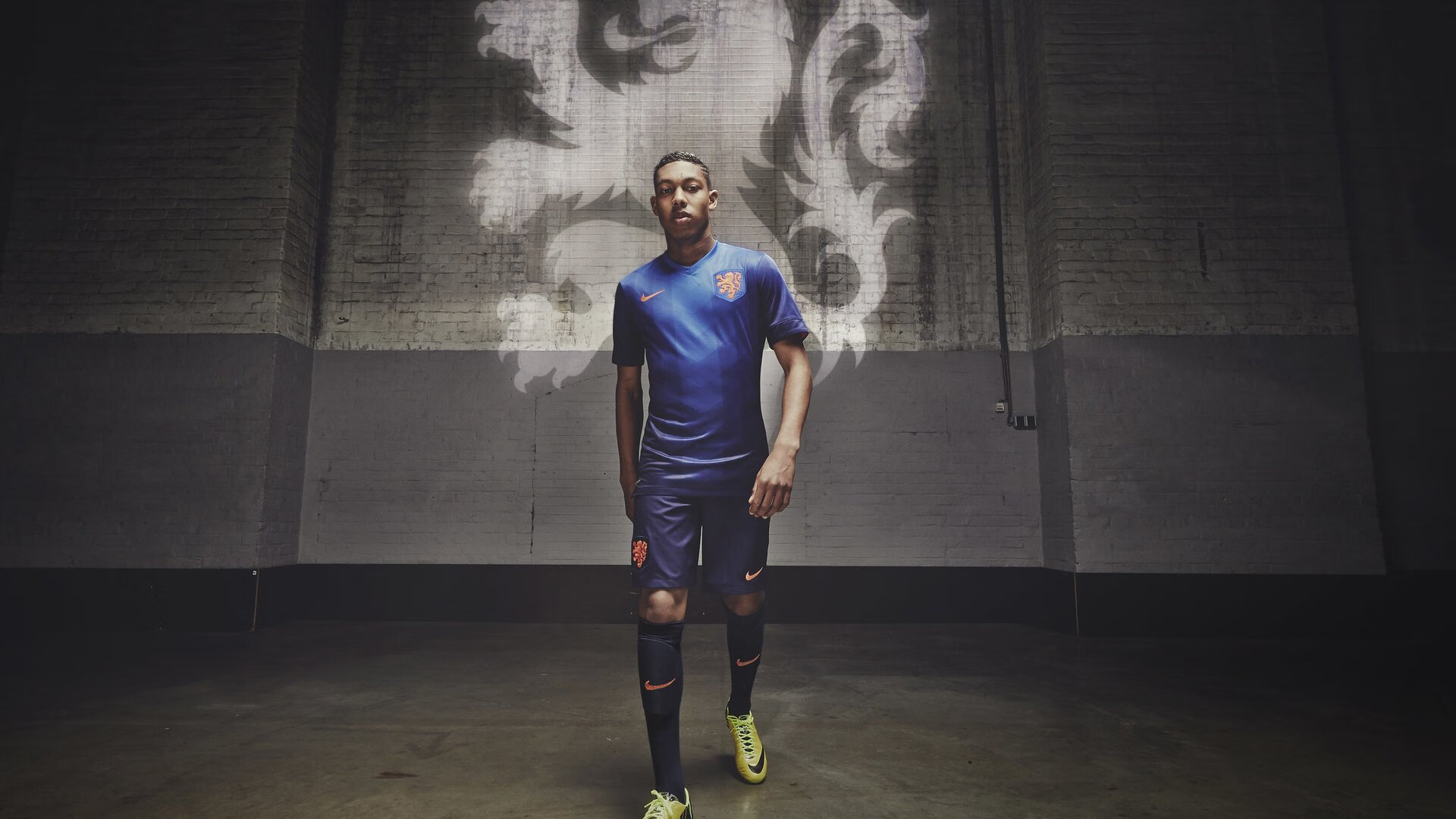 英超争冠之夜，谁才是足球场的‘字母哥’