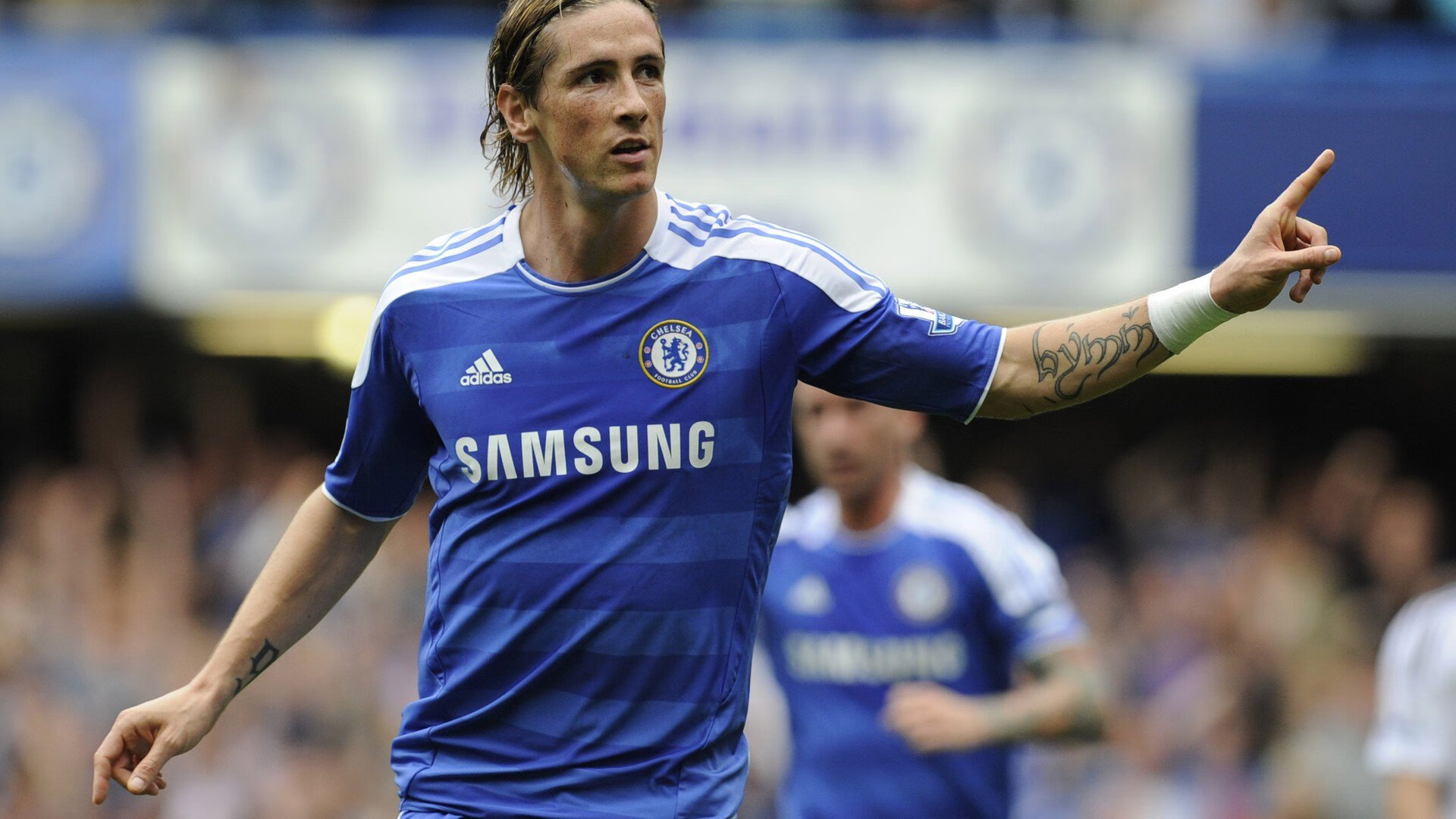 钢铁巨舰碾碎黄金王朝，当伊布的子弹射穿最后一座灯塔